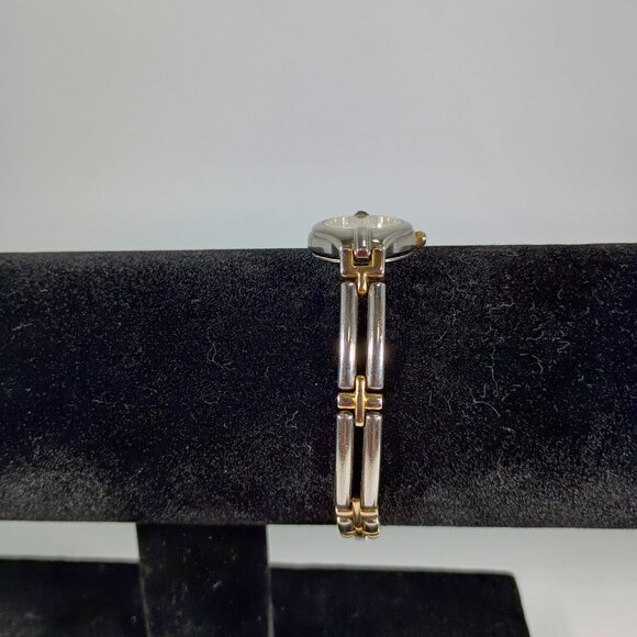 VTG Caravelle by Bulova Ladies Analog Quartz Gold & Silver Tone Wristwatch Watch - Picture 3 of 9